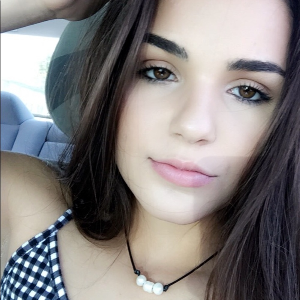 Meet your Posher, Clara